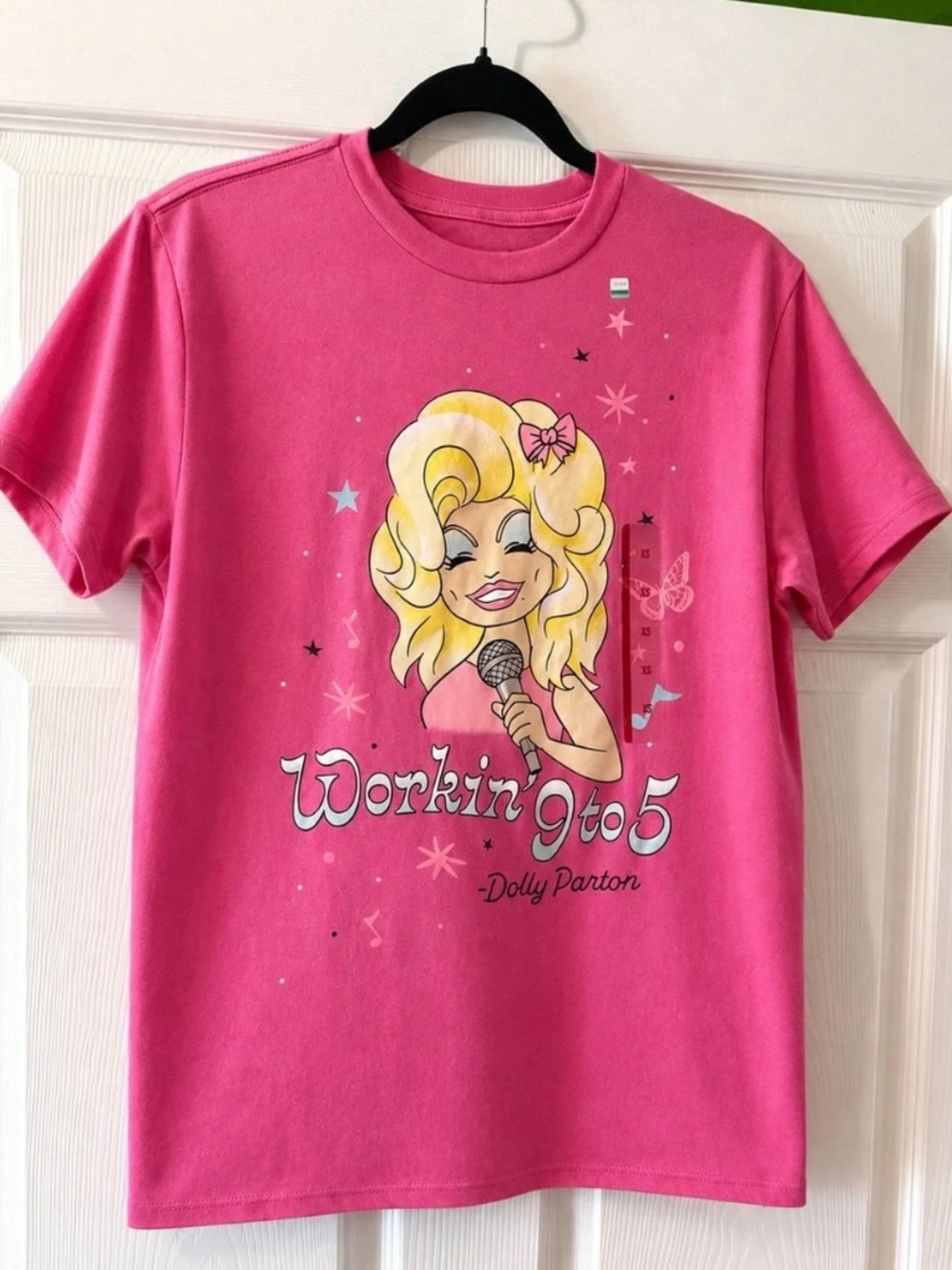 Dolly Parton 'Workin' 9 to 5 Country Music Memorial Graphic Tee